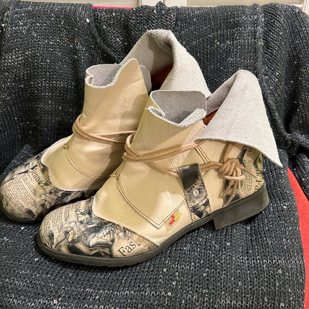 TMA Eyes Beige Newspaper-Print Leather Ankle Boots